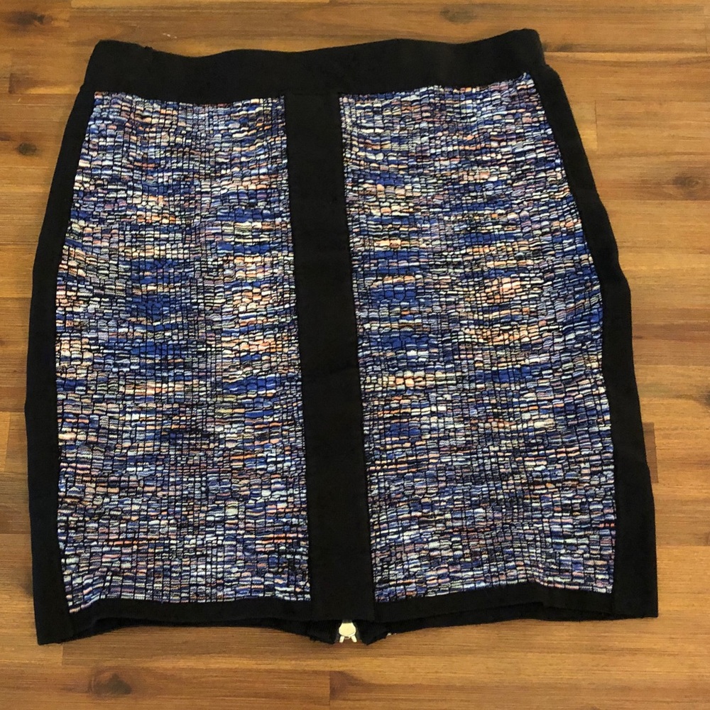 Parker zip up skirt - size M